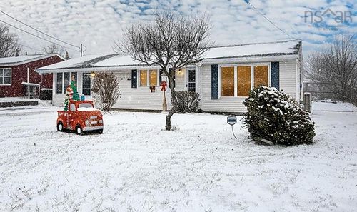 5 Rannoch Rd, Dartmouth, NS, B2X1J5 | Card Image
