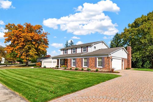3760 Estates Dr, Troy, MI, 48084-1125 | Card Image