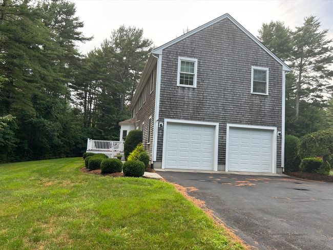 4 Rileys Way, House other with 3 bedrooms, 3 bathrooms and 3 parking in Dartmouth MA | Image 6