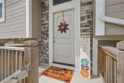 700 Summer Dawn Cir, Belton, MO, 64012 | Card Image