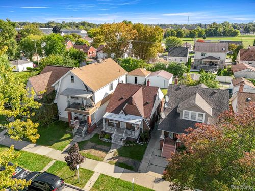 7702 Kendal St, Dearborn, MI, 48126-1084 | Card Image