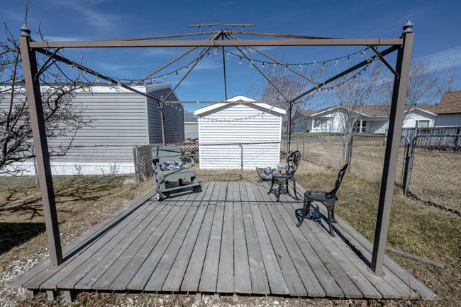 12221 97 A Street, Home with 3 bedrooms, 2 bathrooms and 4 parking in Grande Prairie AB | Image 6