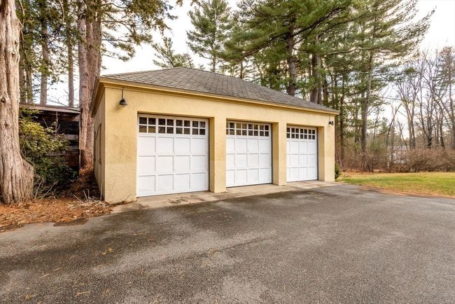 204 Ridge St, House other with 6 bedrooms, 4 bathrooms and 12 parking in Millis MA | Image 36