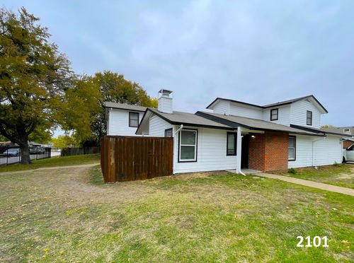 2101, 2103, 2105, 2107 Knoll Crest Drive, Arlington, TX, 76014 | Card Image