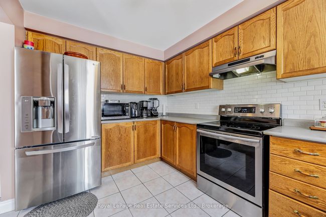 164 Dixon Dr, House other with 4 bedrooms, 3 bathrooms and 2 parking in Milton ON | Image 17