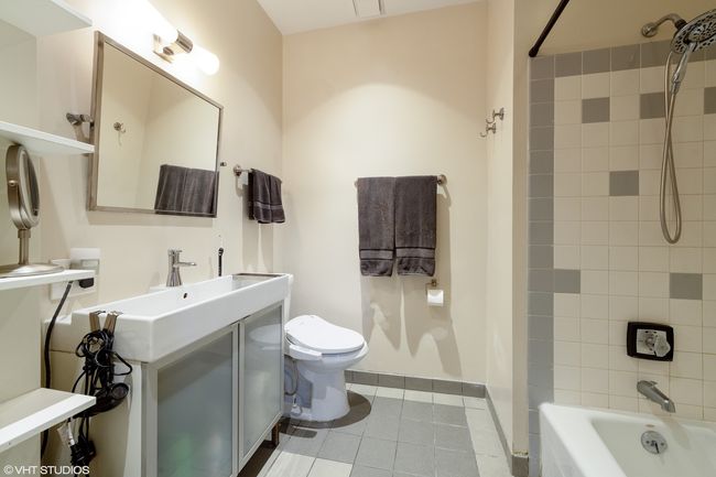 APT-3B - 5613 N Winthrop Ave, Condo with 2 bedrooms, 2 bathrooms and 1 parking in CHICAGO IL | Image 6