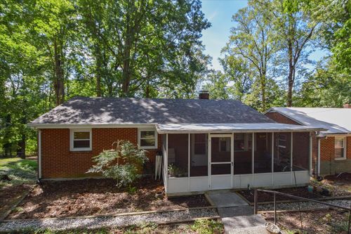 2530 Maiden Ln Sw, Roanoke, VA, 24015-2104 | Card Image