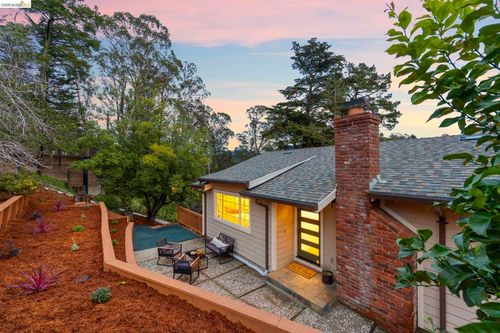 2 2 Cortez Ct, Oakland, CA, 94611 | Card Image