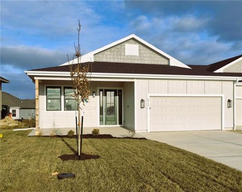 4915 146th St, Basehor, KS, 66007-4900 | Card Image