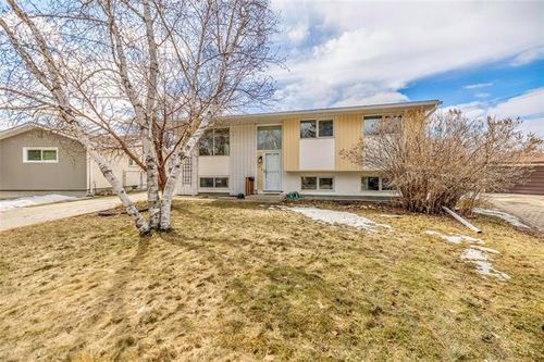 35 Temple Bay, Winnipeg, MB, R3T2V1 | Card Image