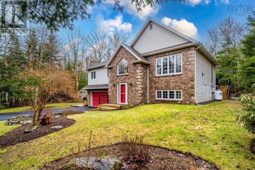 32 Bristol Avenue, Stillwater Lake, NS, B3Z1G7 | Card Image