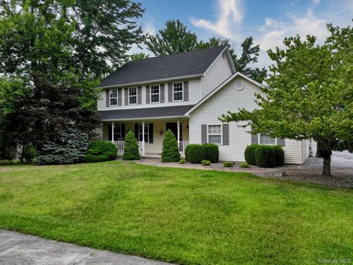 4 Seals Dr, Monroe, NY, 10950-3949 | Card Image