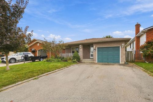 7814 Donlee Dr, Niagara Falls, ON, L2H2N5 | Card Image