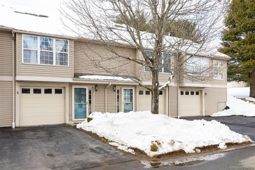 124 Elmcrest Dr, Fishkill, NY, 12524-3322 | Card Image