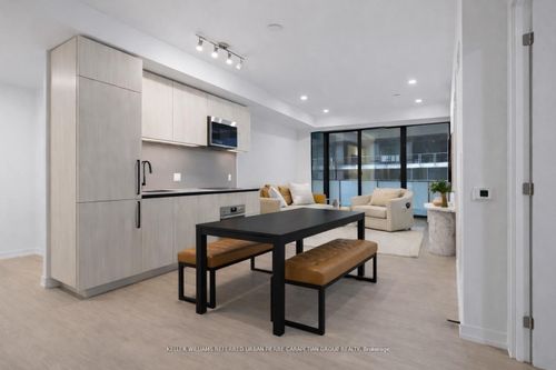 2304-35 Parliament St, Toronto, ON, M5A0Z5 | Card Image