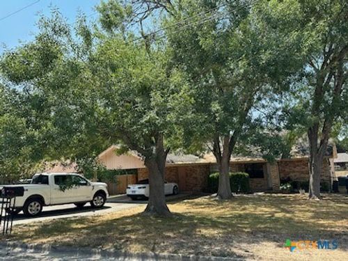 724 Woodcrest Cir, New Braunfels, TX, 78130-3536 | Card Image