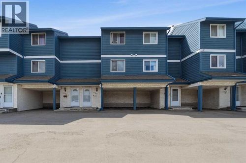 302-919 38 St Ne, Calgary, AB, T2A6E1 | Card Image
