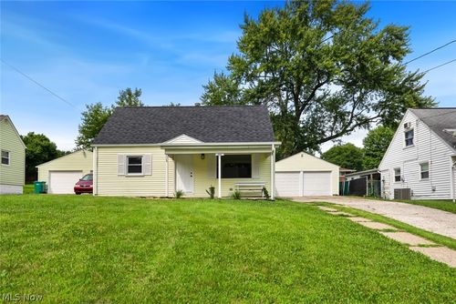 208 S Roanoke Avenue, Youngstown, OH, 44515 | Card Image