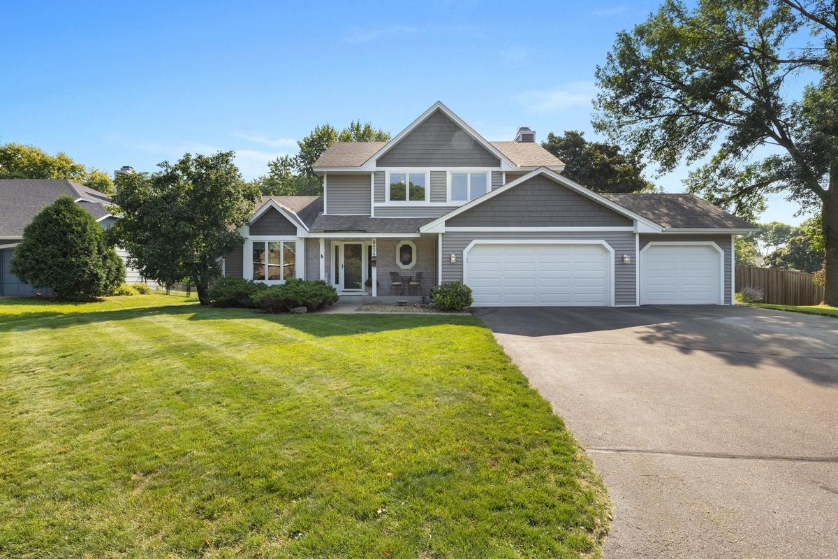 Lancaster Ct, Eden Prairie, MN 55347