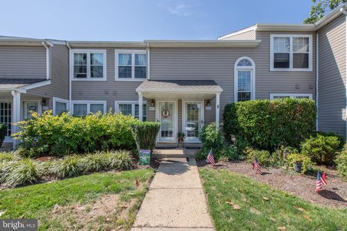 24010 Beacon Hill Dr, SOUTHAMPTON, PA, 18966-5325 | Card Image