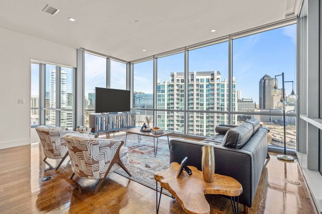 APT-1702 - 2200 Victory Ave, Condo with 2 bedrooms, 2 bathrooms and null parking in Dallas TX | Image 12