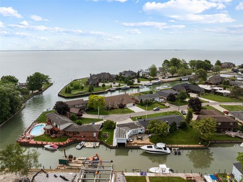 49775 Keycove St, Chesterfield, MI, 48047-4308 | Card Image