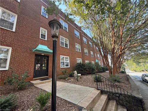 apt-30-1310 Glade St, Winston Salem, NC, 27101-2655 | Card Image