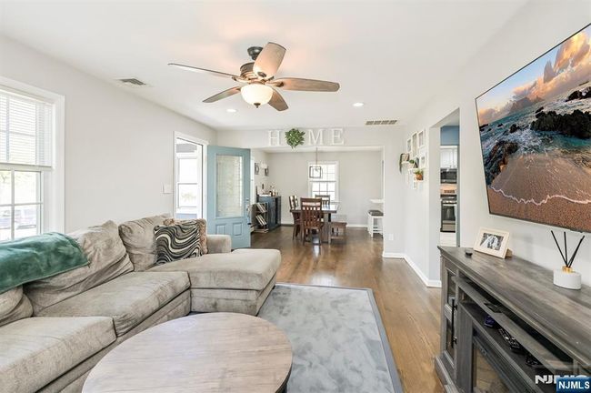 42 Jackson Ave, House other with 3 bedrooms, 3 bathrooms and null parking in Pompton Plains NJ | Image 4