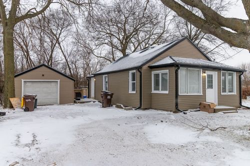 821 Sawyer Rd, Rockford, IL, 61109-2033 | Card Image