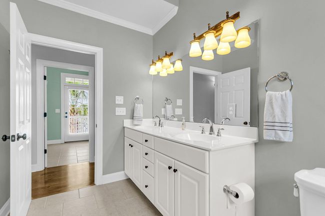guest bathroom | Image 37