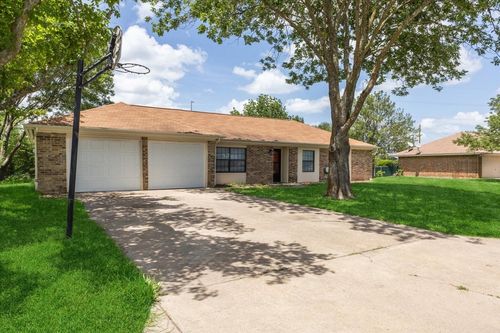 310 Pebble Creek Dr, Red Oak, TX, 75154-2457 | Card Image