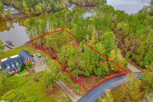 82 E Commodore Dr, Cross Hill, SC, 29332-4047 | Card Image