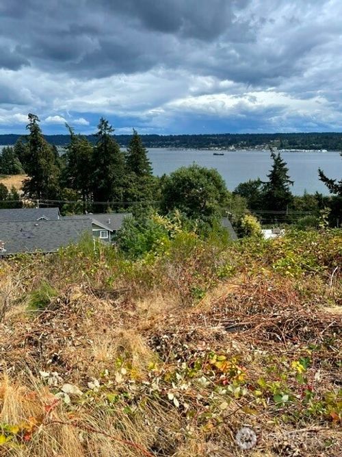 1656 Sound Ridge Drive, Bremerton, WA, 98312 | Card Image