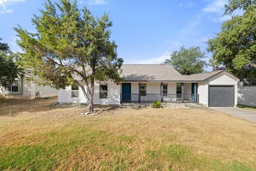 604 Whispering Hollow Cir, Lago Vista, TX, 78645-8513 | Card Image
