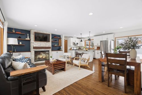 15505 6th Ave N, Plymouth, MN, 55447-3702 | Card Image