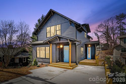 8 Houston St, Asheville, NC, 28801-2120 | Card Image