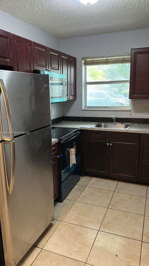 2b-4394 Nw 9th Ave, Deerfield Beach, FL, 33064-1765 | Card Image