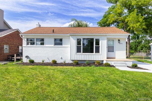 16731 College, Fraser, MI, 48026-3211 | Card Image