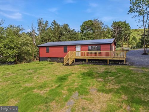 5 Dense Oak Ln, Berkeley Springs, WV, 25411-5552 | Card Image