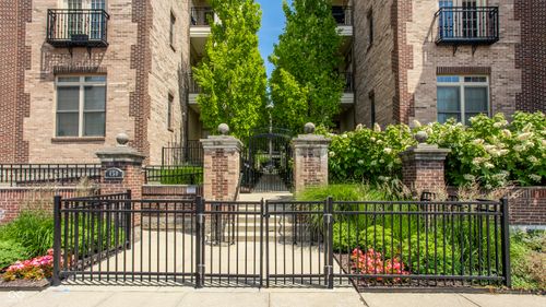 207-450 E Ohio St, Indianapolis, IN, 46204-2675 | Card Image