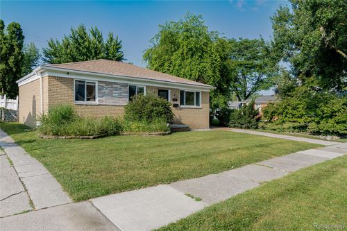 22520 Francis St, Saint Clair Shores, MI, 48082-1788 | Card Image