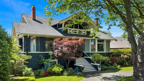 2753 Cavendish Ave, Victoria, BC, V8R2G7 | Card Image