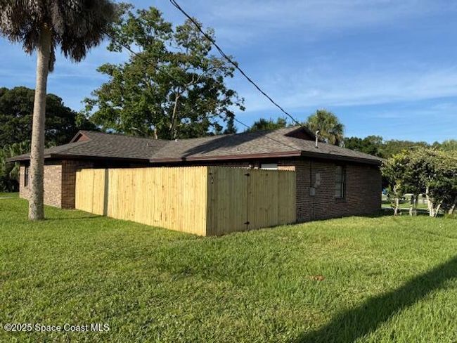 901 Emerson Dr Ne, House other with 3 bedrooms, 2 bathrooms and null parking in Palm Bay FL | Image 13