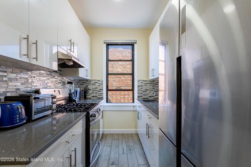 6f-313 Brightwater Ct, Brooklyn, NY, 11235-7261 | Card Image