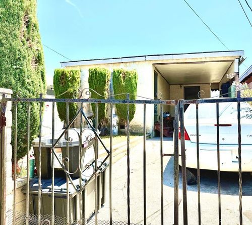 8330 Elburg St, Paramount, CA, 90723-2739 | Card Image