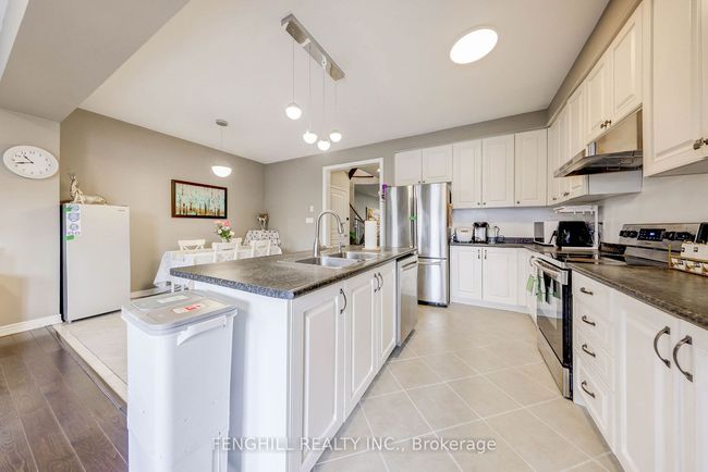 23 Cherna Ave, House attached with 6 bedrooms, 4 bathrooms and 2 parking in Markham ON | Image 14