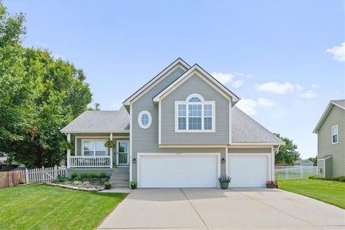 707 Joseph St, Liberty, MO, 64068-2993 | Card Image