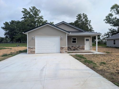 1002 Greenwood St, Washington, IN, 47501-1858 | Card Image
