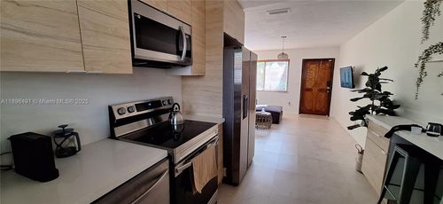 2-2211 Sw 75th Ave, Miami, FL, 33155-1418 | Card Image