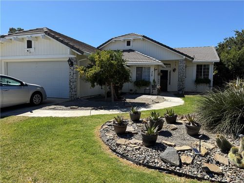 715 Foothill St, Los Banos, CA, 93635-5138 | Card Image